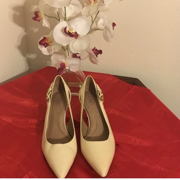 Joan & David Shoes - Circa Joan & Davis Snake Skin pumps